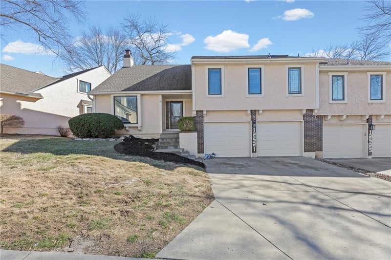 12521 85th Ter, Lenexa, KS 66215
