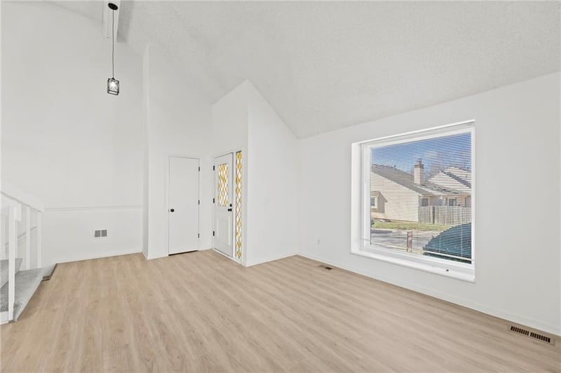 12521 85th Ter, Lenexa, KS 66215