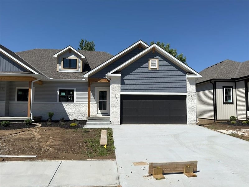 3109 Carlisle Ct, St Joseph, MO 64506