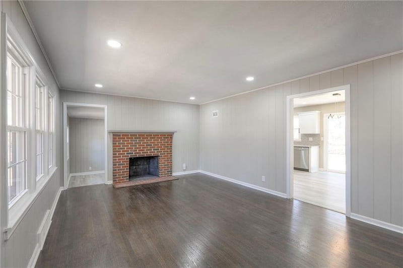 10427 Palmer Ave, Kansas City, MO 64134