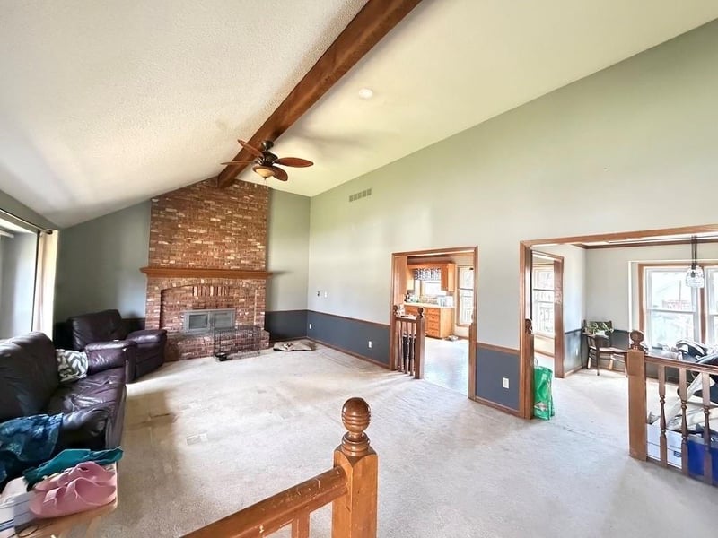 613 Brentwood Dr, Lee's Summit, MO 64063