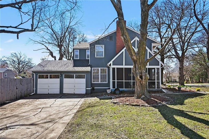 7903 Holmes Rd, Kansas City, MO 64131