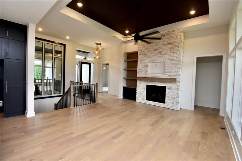 7645 Booth Ave, Kansas City, MO 64158