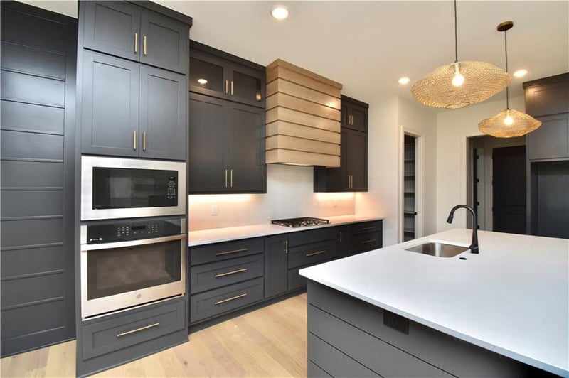 7645 Booth Ave, Kansas City, MO 64158