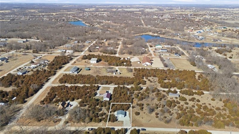 61 Maple Dr, Linn Valley, KS 66040