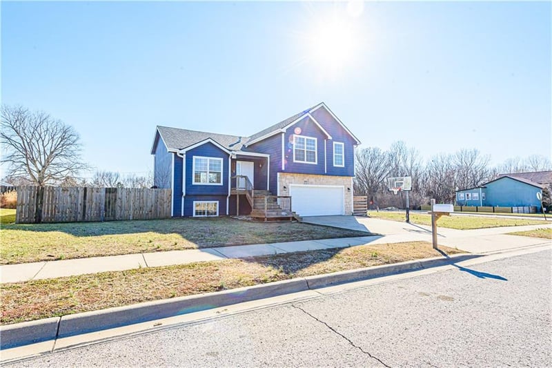520 18th St, Ottawa, KS 66067