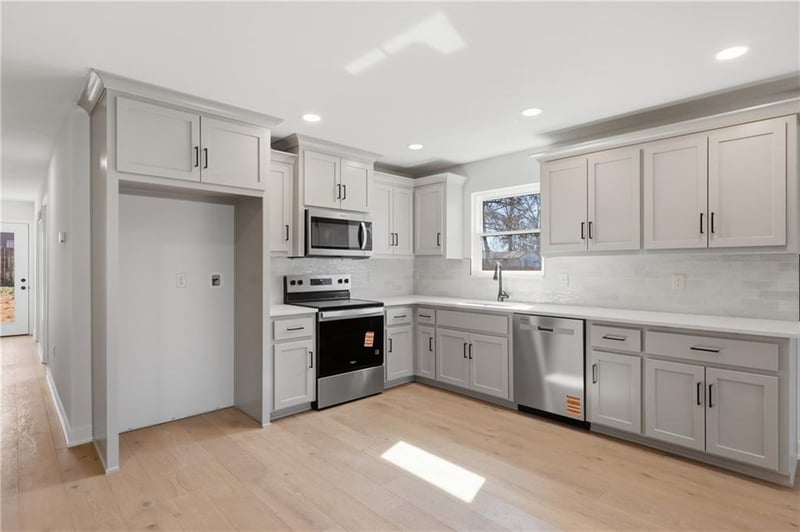 309 Cedar Ave, Independence, MO 64053