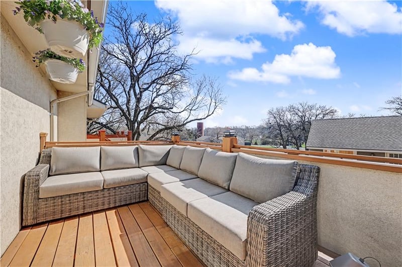 10952 Bradshaw St, Overland Park, KS 66210