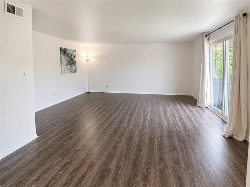 6224 Robinson St #4, Overland Park, KS 66202