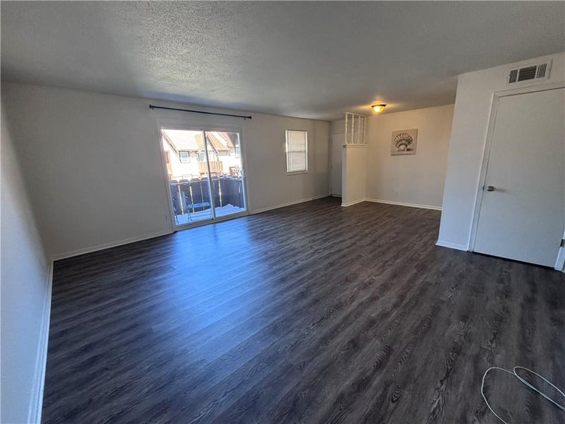 6224 Robinson St #4, Overland Park, KS 66202