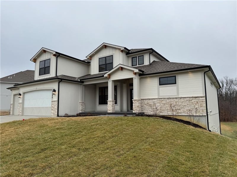 5812 Black Oak Ct, Parkville, MO 64152