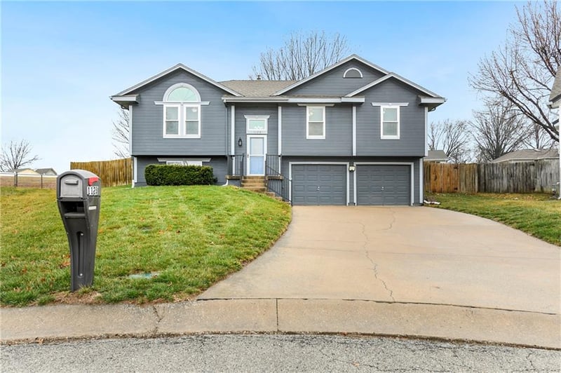1128 Mohican Ct, Independence, MO 64056