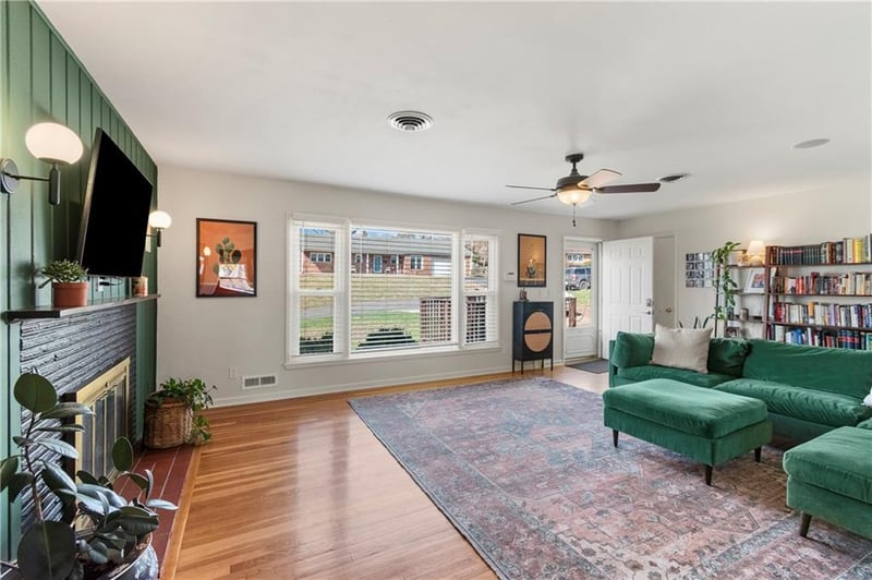 3929 Indianola Dr, Kansas City, MO 64116