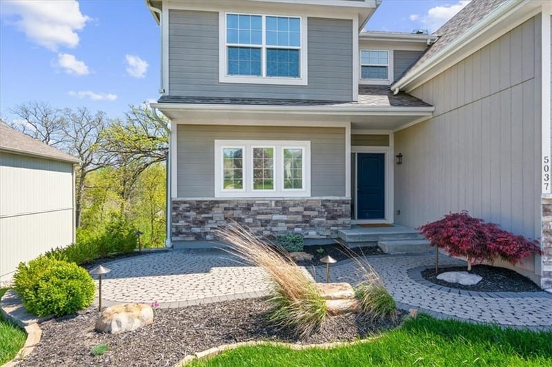5037 NW Timberline Dr, Riverside, MO 64150