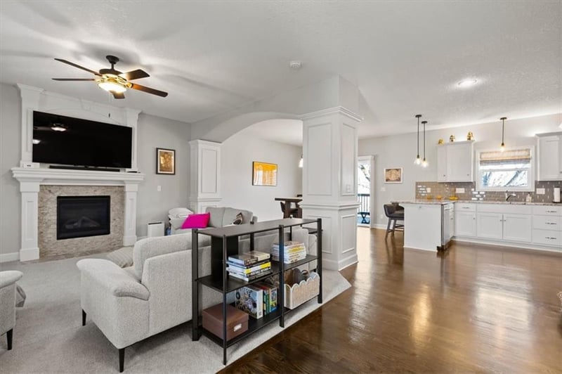 5037 NW Timberline Dr, Riverside, MO 64150