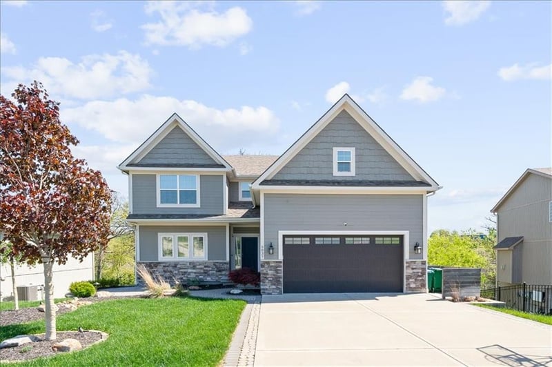 5037 NW Timberline Dr, Riverside, MO 64150