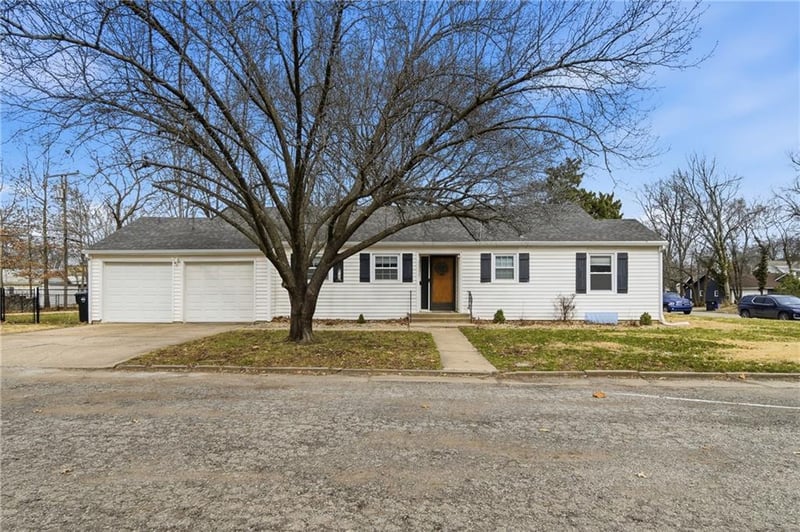 1721 SW High Ave, Topeka, KS 66604