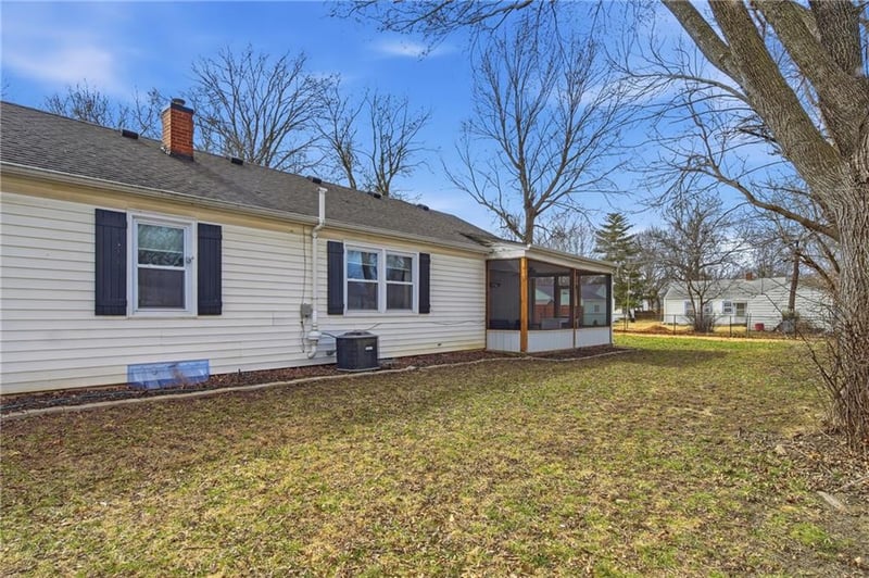1721 SW High Ave, Topeka, KS 66604