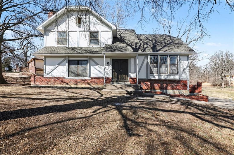 1516 99th St, Kansas City, MO 64131
