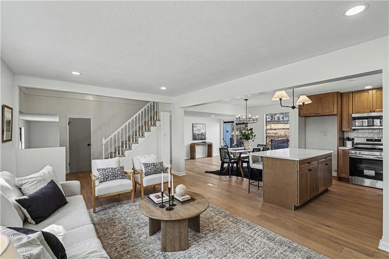 1516 99th St, Kansas City, MO 64131