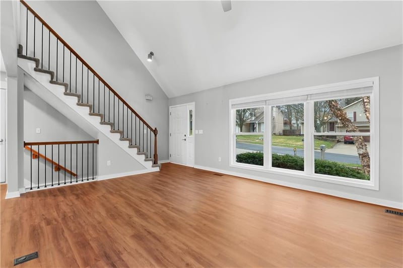 8704 Wheaton Ct, Kansas City, MO 64153