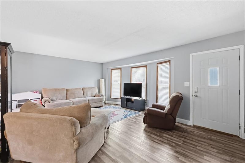 907 Josela Ct, Leavenworth, KS 66048