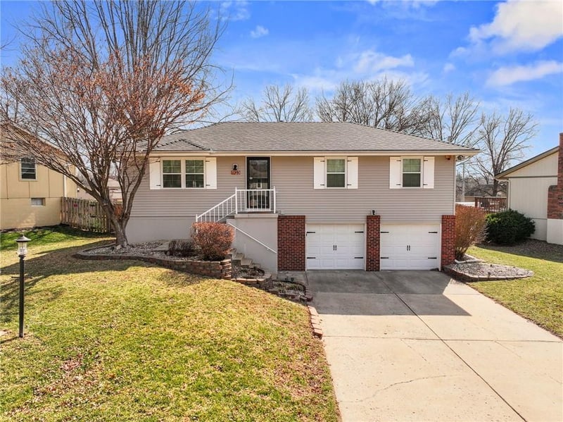 1923 5th St, Lee's Summit, MO 64081