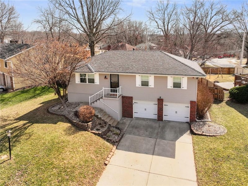 1923 5th St, Lee's Summit, MO 64081