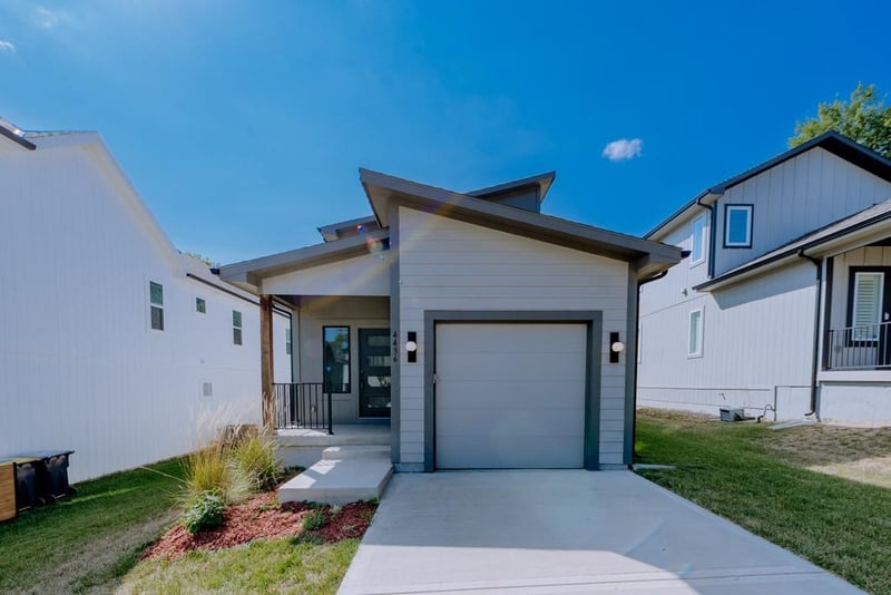 4436 Tracy Ave, Kansas City, MO 64110