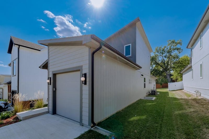 4436 Tracy Ave, Kansas City, MO 64110