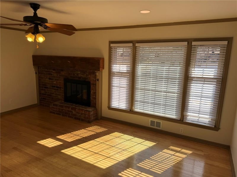 11703 48th St, Kansas City, MO 64133