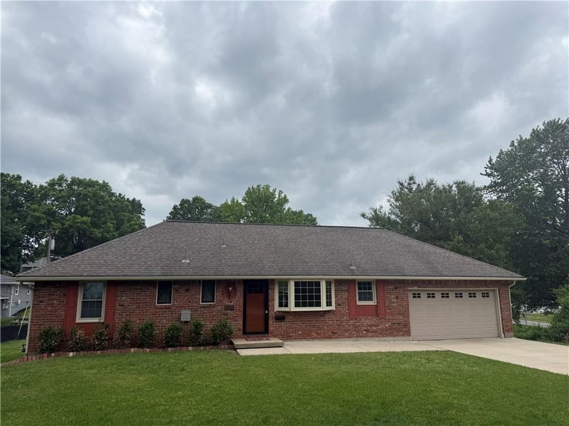 11703 48th St, Kansas City, MO 64133