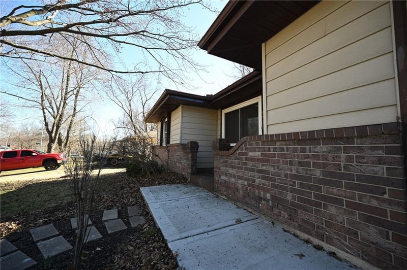 5720 Drury Ave, Kansas City, MO 64119