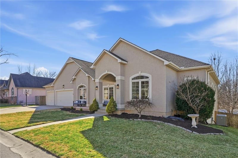 10308 Granada Ln, Overland Park, KS 66207