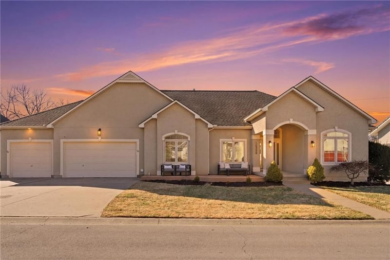10308 Granada Ln, Overland Park, KS 66207