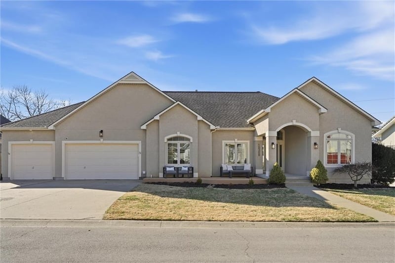 10308 Granada Ln, Overland Park, KS 66207