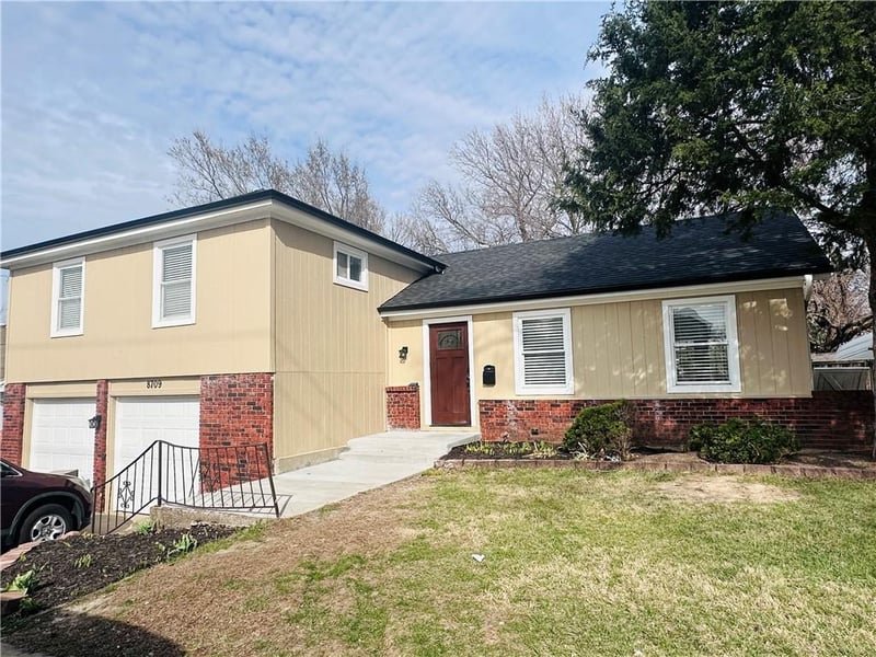 8709 Antioch Rd, Overland Park, KS 66212