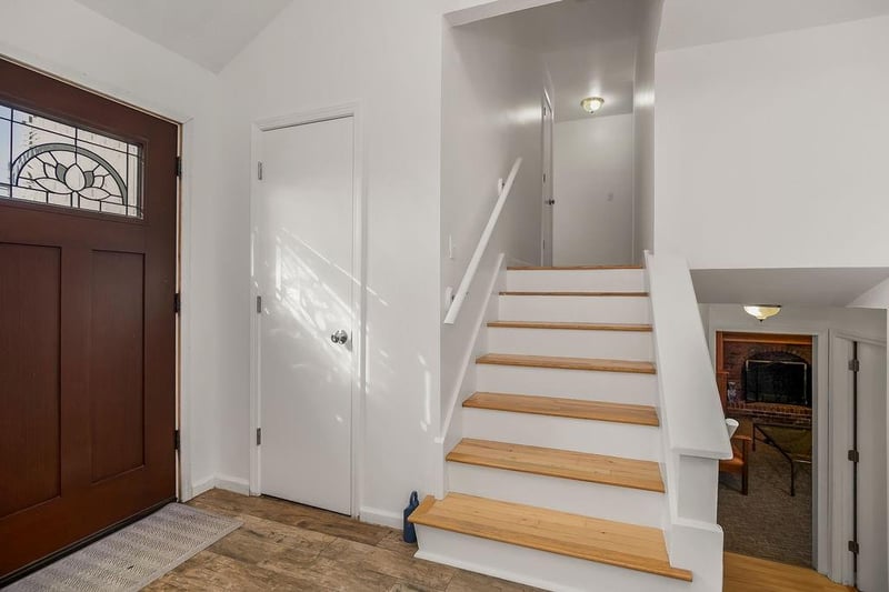 8709 Antioch Rd, Overland Park, KS 66212