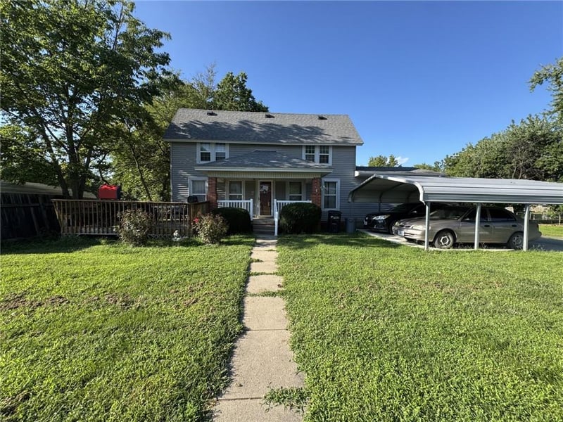 204 3rd St, Stanberry, MO 64489