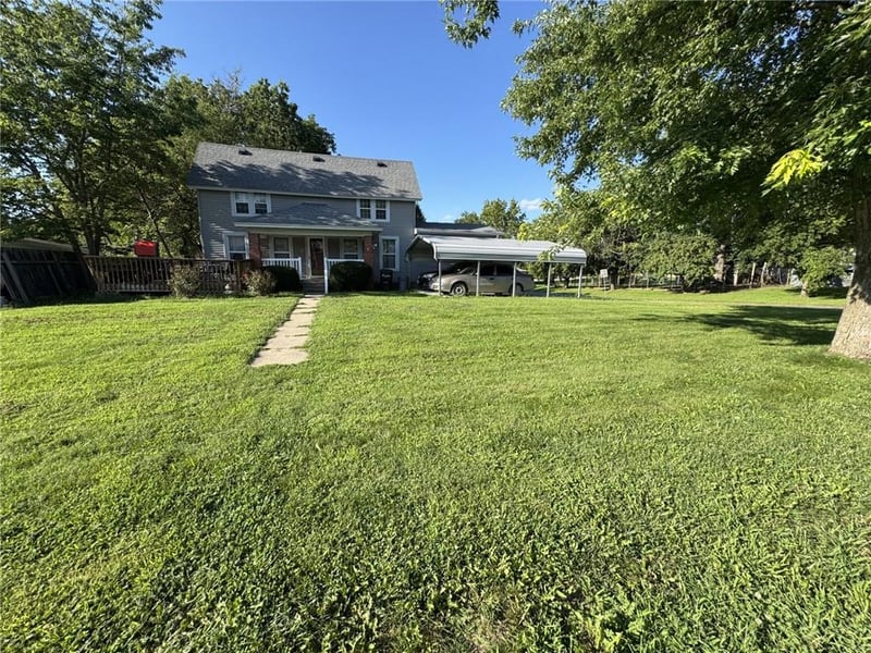 204 3rd St, Stanberry, MO 64489