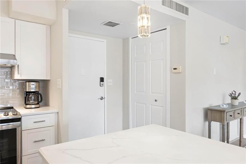 4545 Wornall Rd #102, Kansas City, MO 64111