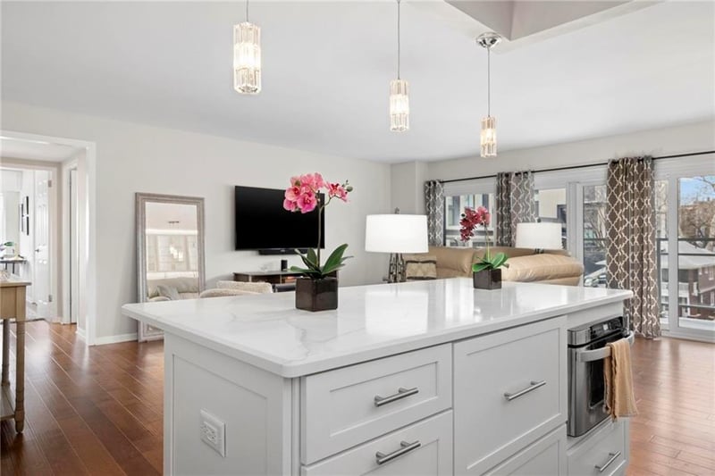 4545 Wornall Rd #102, Kansas City, MO 64111