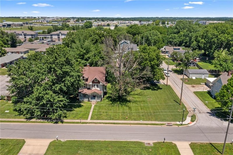 602 Walnut St, Grain Valley, MO 64029