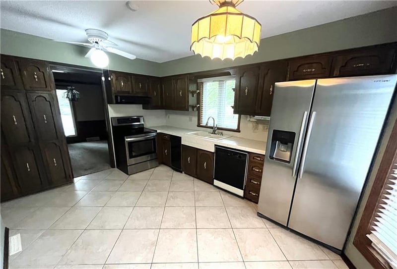1208 23rd St, Blue Springs, MO 64015