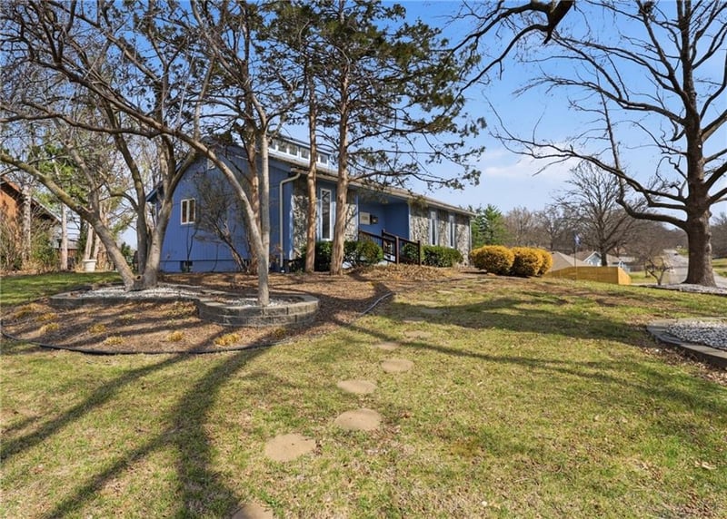 1208 23rd St, Blue Springs, MO 64015