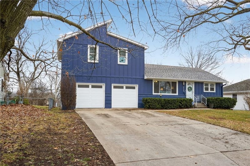 9147 Main St, Kansas City, MO 64114