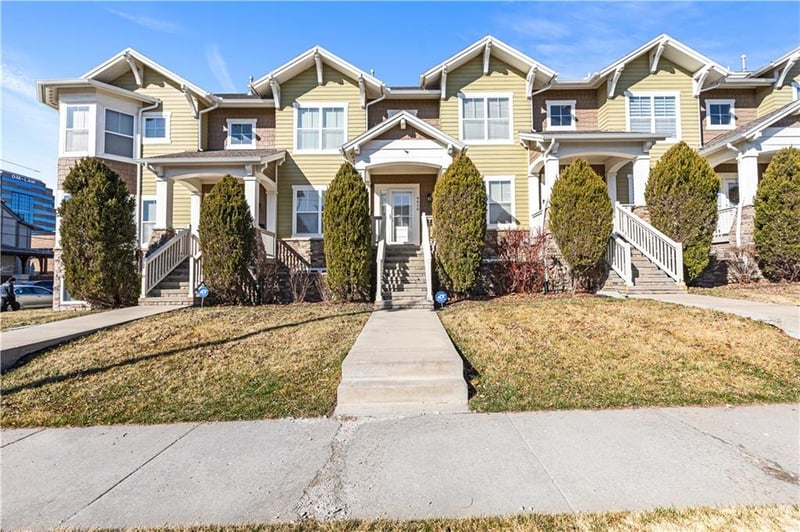 4450 Summit St, Kansas City, MO 64111