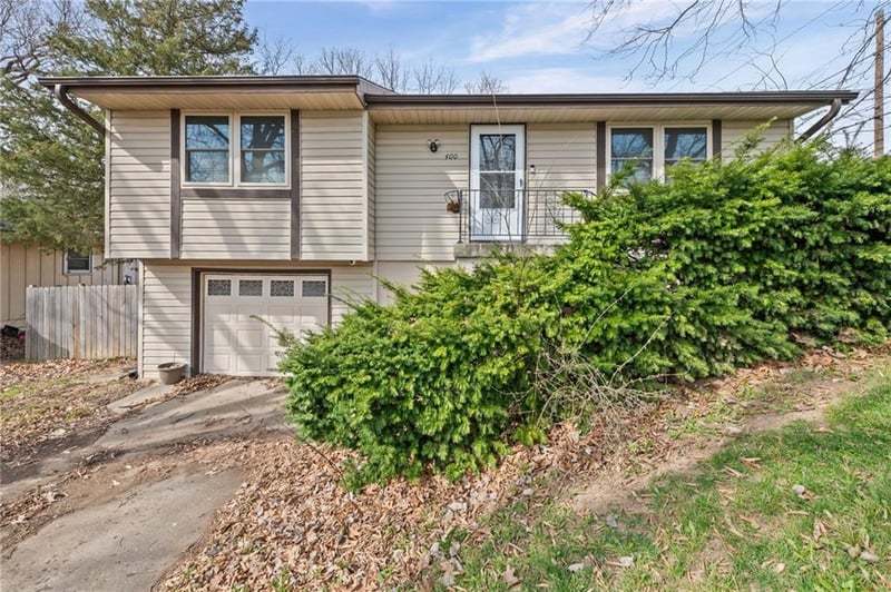 400 78th Ter, Kansas City, MO 64118