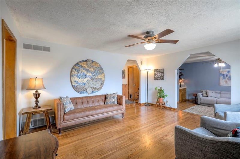 8409 47th Ter, Kansas City, MO 64129