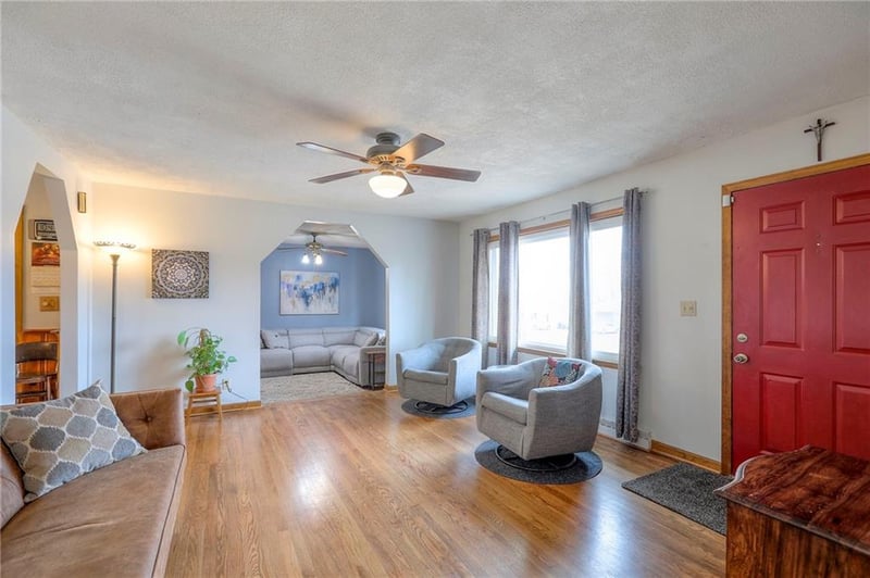 8409 47th Ter, Kansas City, MO 64129